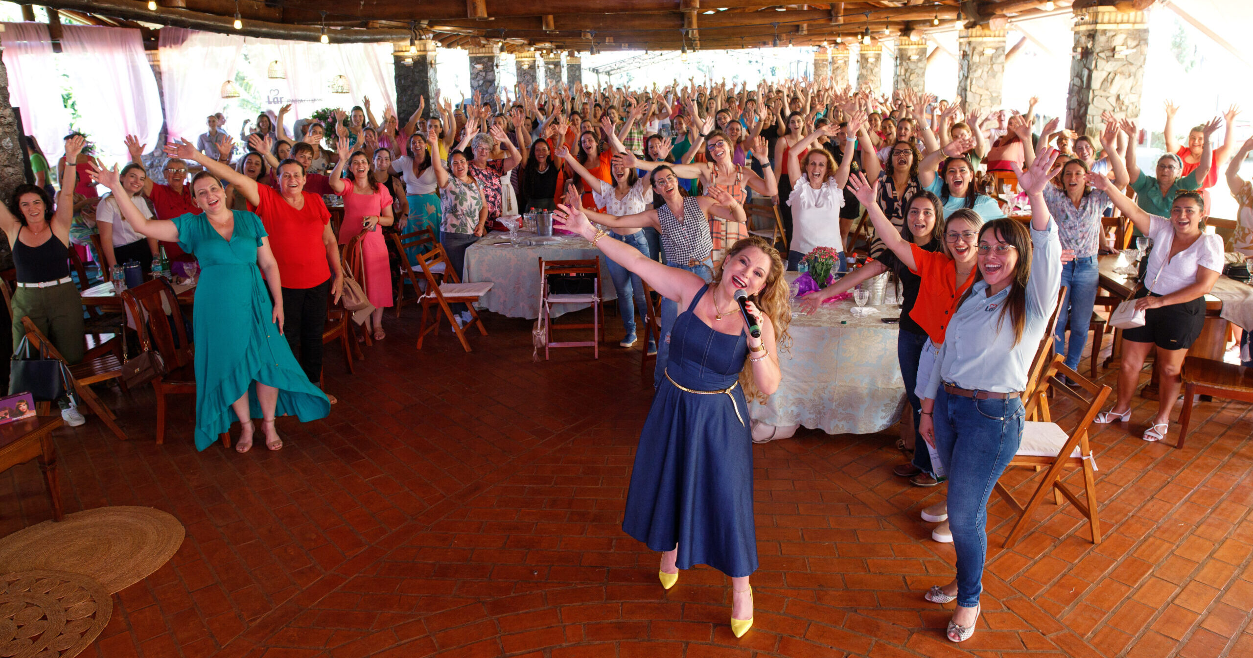 <span class="azulverde">Renata Almeida</span>